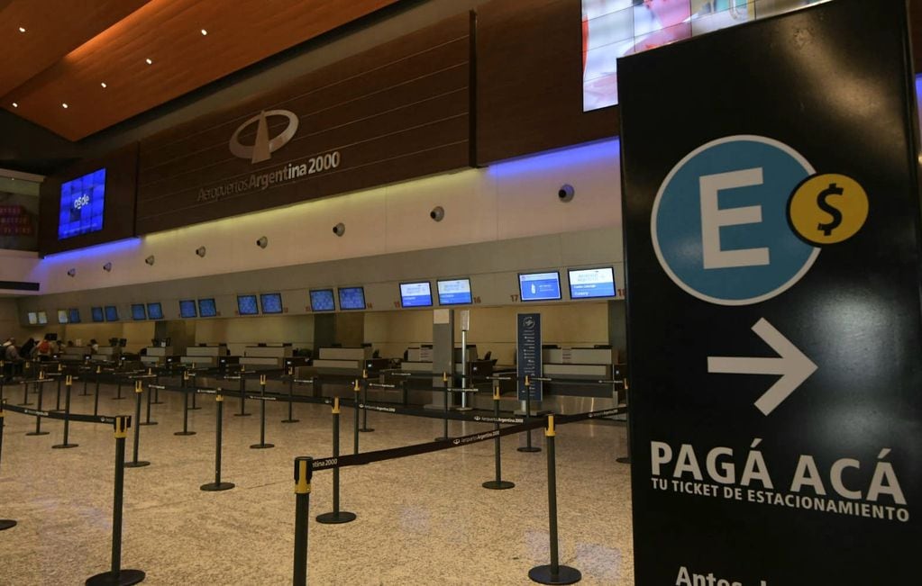 Vuelos cancelados: así luce el aeropuerto de Mendoza en medio del paro de gremios aeronáuticos el miércoles 28 de febrero (Orlando Pelichotti / Los Andes)