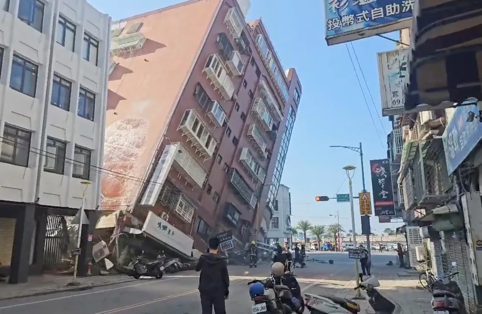 Un terremoto de 7.4 sacudió Taiwán (AP)