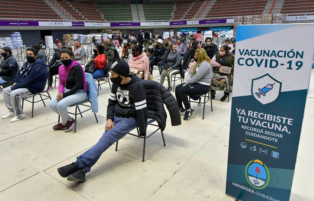 Mendoza continúa la vacunación contra el Covid-19 de distintos sectores de la población. 