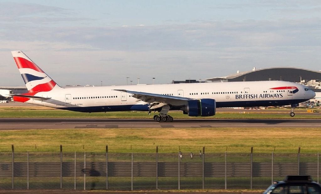 El último vuelo arribado a Ezeiza procedente de Reino Unido es de la empresa British Airways - 