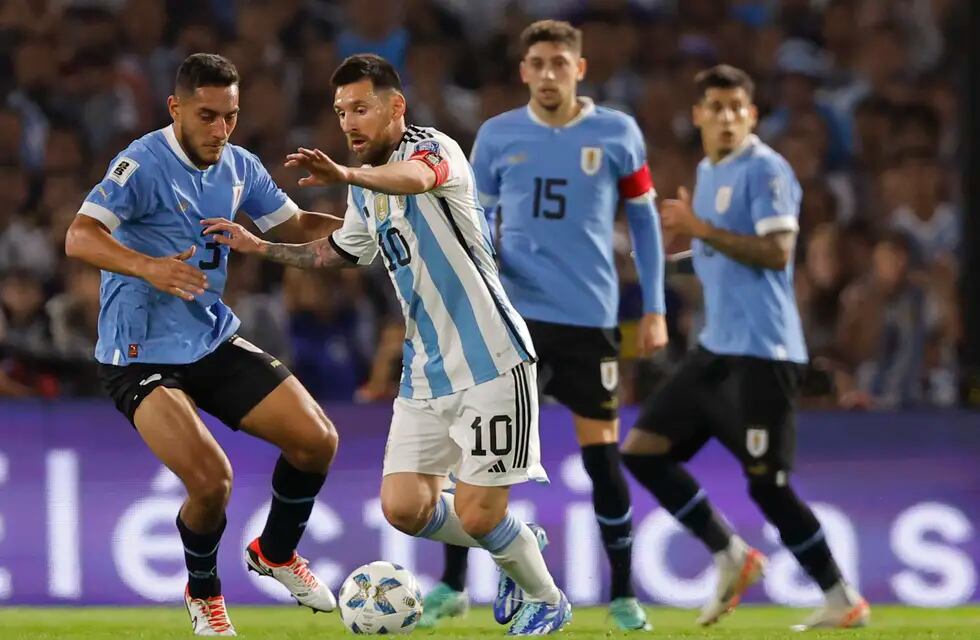 La Selección Argentina perdió 2-0 ante Uruguay en la fecha 5 de las Eliminatorias Sudamericanas.