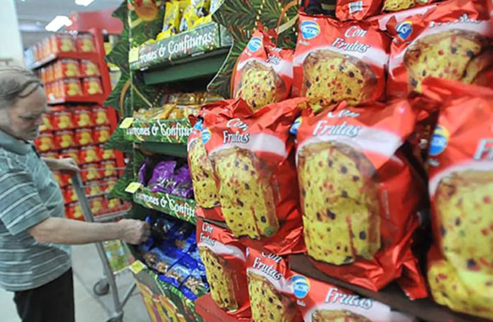 La Nación compró 2.700 toneladas de pan dulce y ya gastó casi $5.000 millones en canastas navideñas. Foto: Imagen ilustrativa.