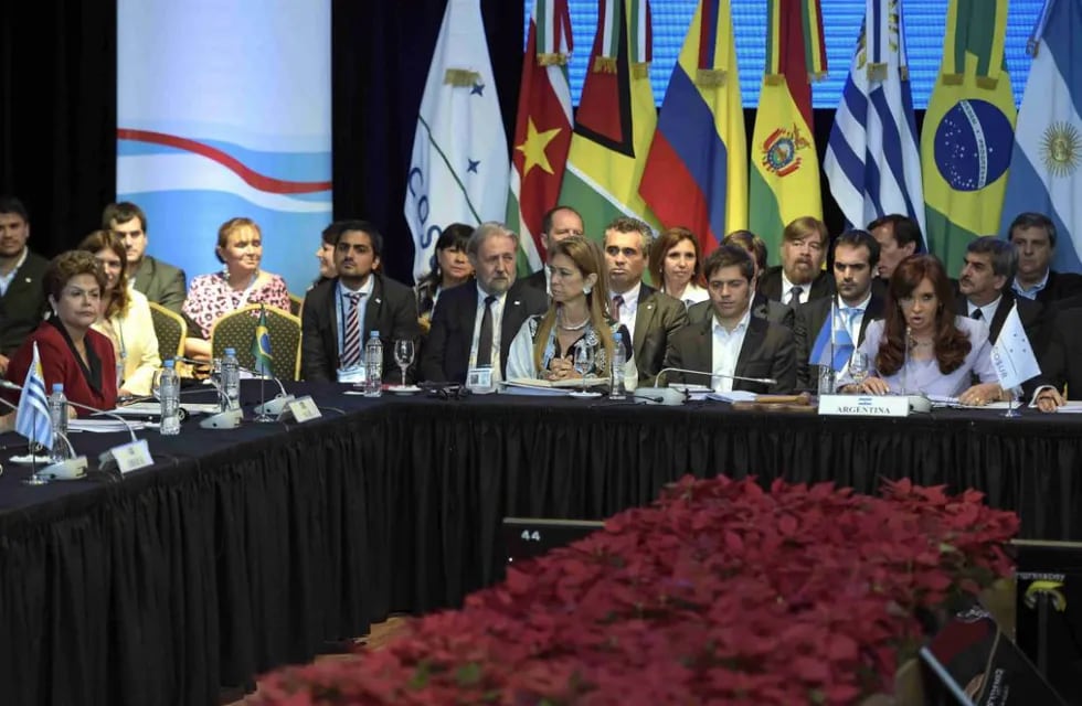 Los presidentes del Mercosur celebran la "rectificación histórica" por acercamiento Cuba-EEUU