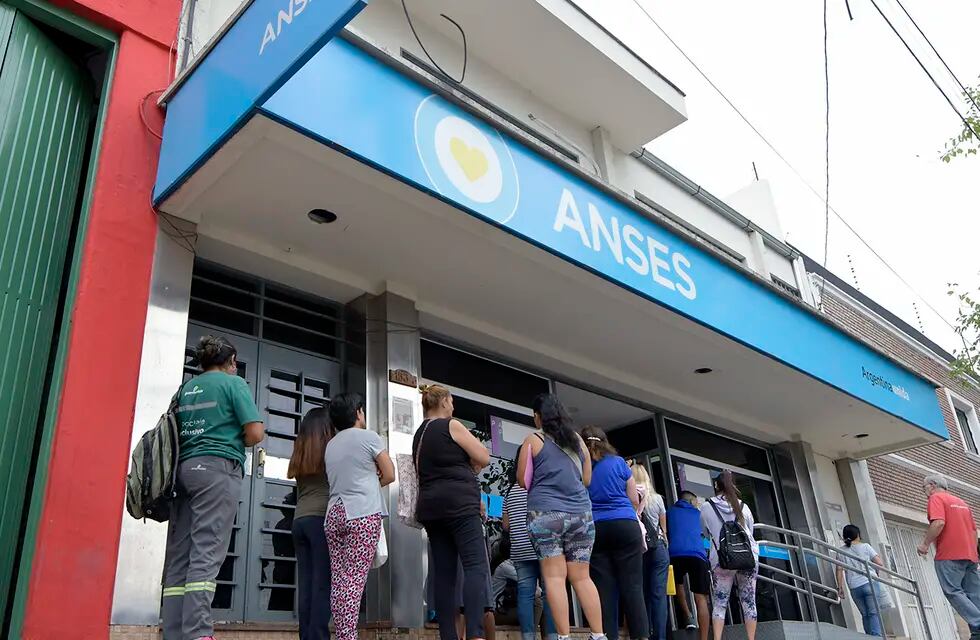 “IFE” de $94.000: en qué horario inscribirse en Anses para cobrarlo - Foto: Orlando Pelichotti / Los Andes