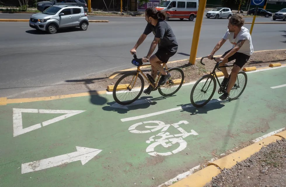 Las ciclovías incentivan la utilización de bicicletas y por eso se aspira a ampliar sus trazas en toda la provincia.