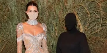 Kim Kardashian no vio a su hermana Kendall por su extraño traje