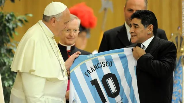 El Papa y Maradona