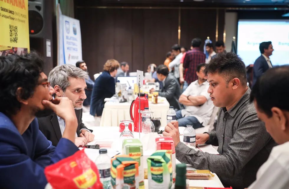 La misión comercial argentina en Bangladesh expuso productos locales y concretó reuniones de empresarios. Foto: Cancillería argentina