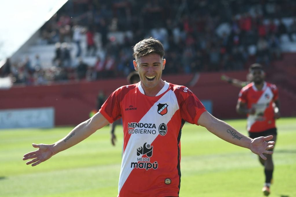 Marcelo Eggel, autor del segundo gol del Deportivo Maipú. / José Gutiérrez (Los Andes).