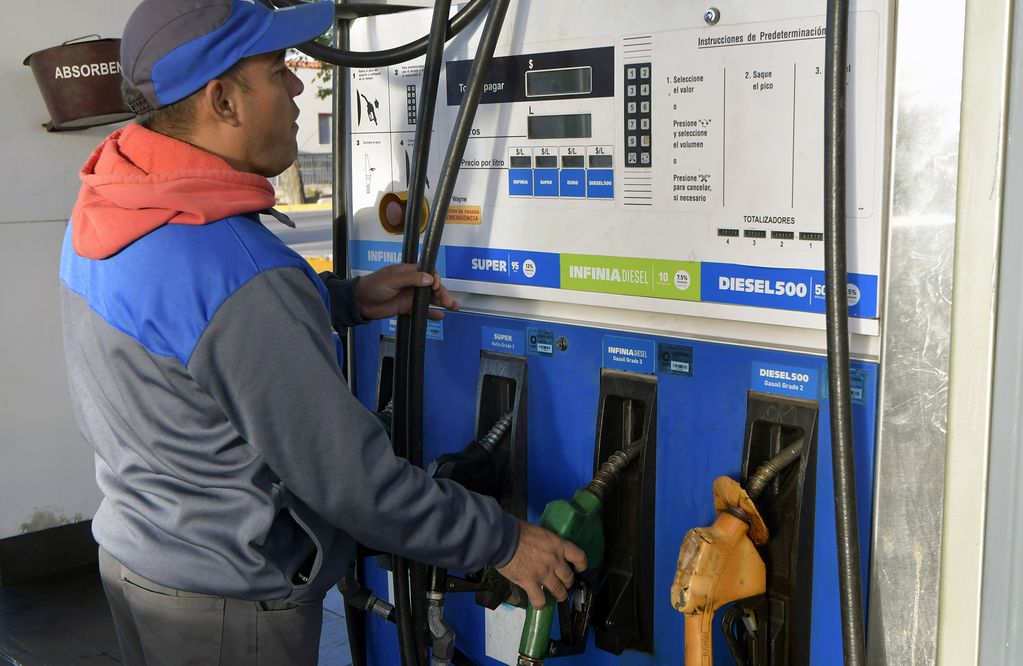 Ante el aumento de precios de combustibles, estas son las opciones de descuentos. 
Foto: Orlando Pelichotti