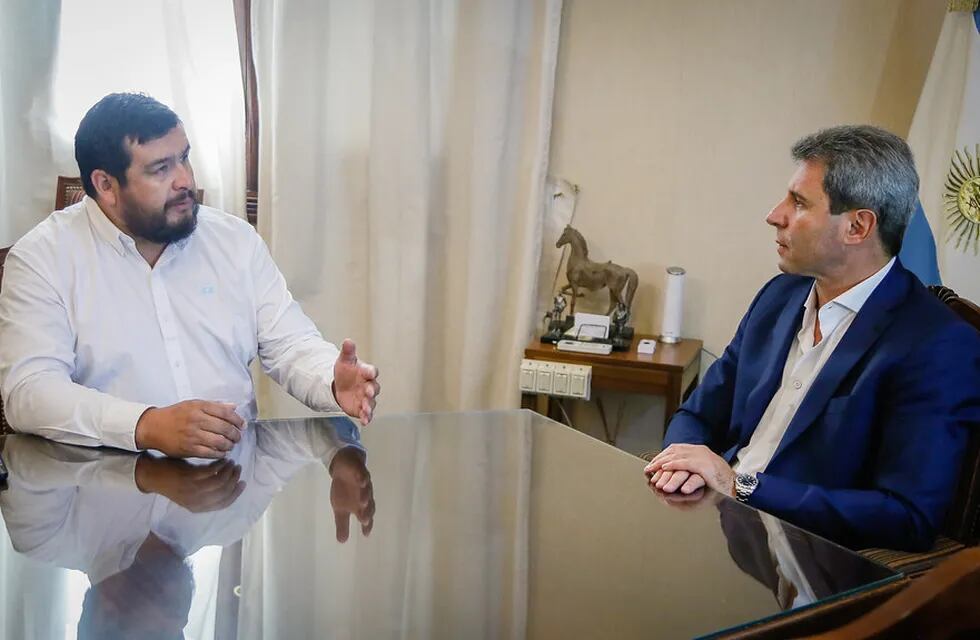 Sergio Uñac mantuvo un encuentro con con el alcalde chileno Yerko Galleguillos Ossandón y destacaron los beneficios de Agua Negra. Gobierno de San Juan.