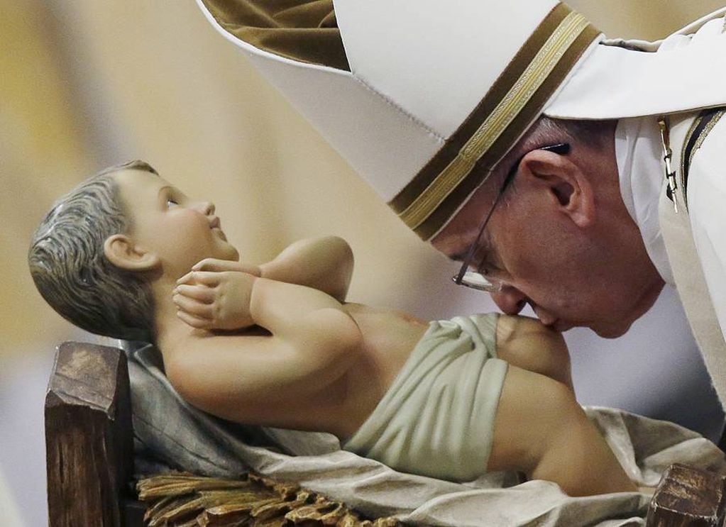 El Papa celebra la Misa de Gallo y la transmite en 3D