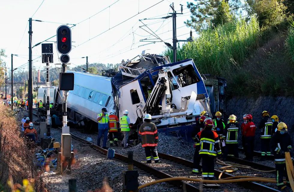 Un accidente de tren en Portugal dejó dos muertos y caso 30 heridos.