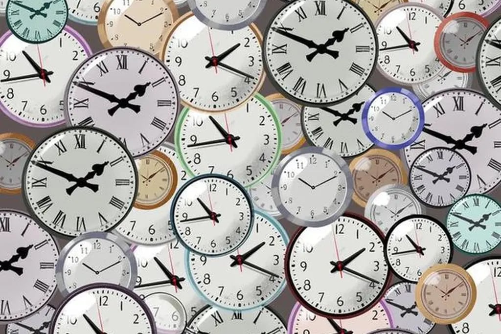 Reto viral: ¿sos capaz de encontrar la lupa entre los relojes en tan solo 10 segundos?