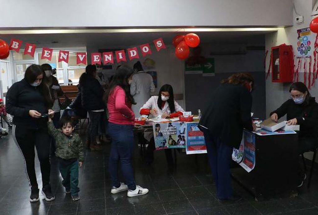 Hospital de Niños en Tucumán realizando una campaña de testeo para VIH y Sífilis en padres de pacientes. Foto: Web