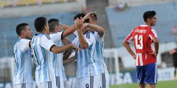 La selección argentina Sub 20 goleó 3-0 a Paraguay con goles de Gio Simeone (2) y Rolón por el hexagonal del sudamericano. Río, cerca. 