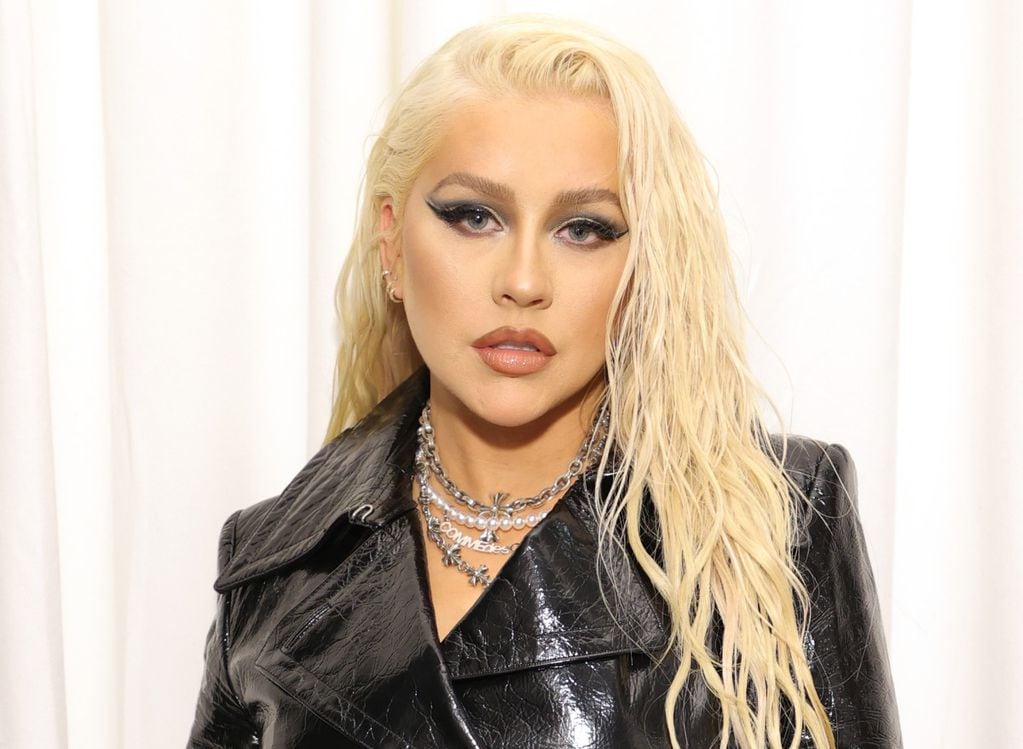 Christina Aguilera paralizó la web con una foto en topless
