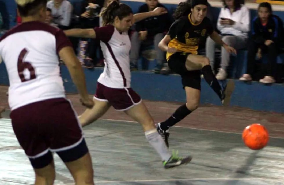 Ganan y lideran en el Futsal Femenino