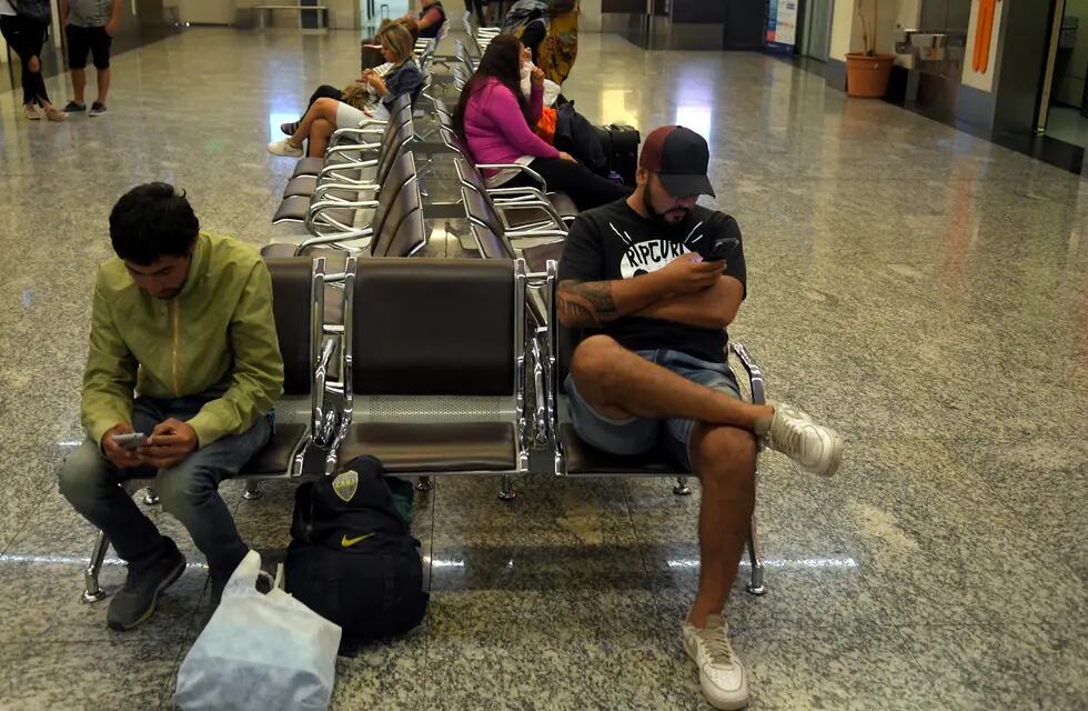 El usuario argentino explica la situación extrema a la que tuvo que recurrir para regresar al país debido a las restricciones de ingreso. / Foto: Orlando Pelichotti / Los Andes
