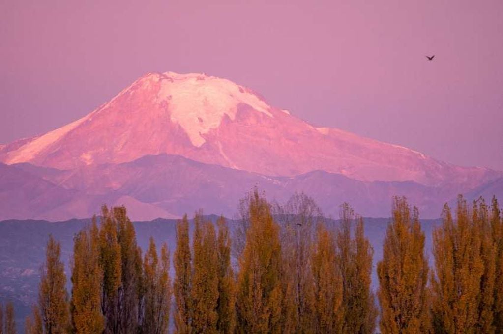 
    La vista del Volcán Tupungato, uno de los protagonistas del amanecer
   