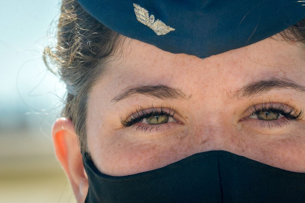 La mirada firme de Sofía Vier, una piloto argentina que ya está lista para defender la patria.