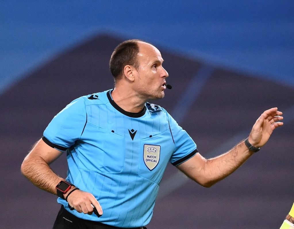 El árbitro español Mateu Lahoz, elegido por la Fifa, dirigirá el partido del viernes entre Argentina y Países Bajos. 