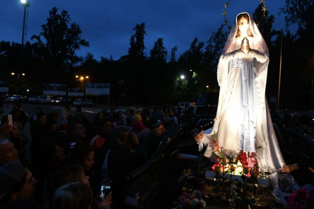 Miles de mendocinos peregrinaron hacia El Challao en el día de la Virgen de Lourdes