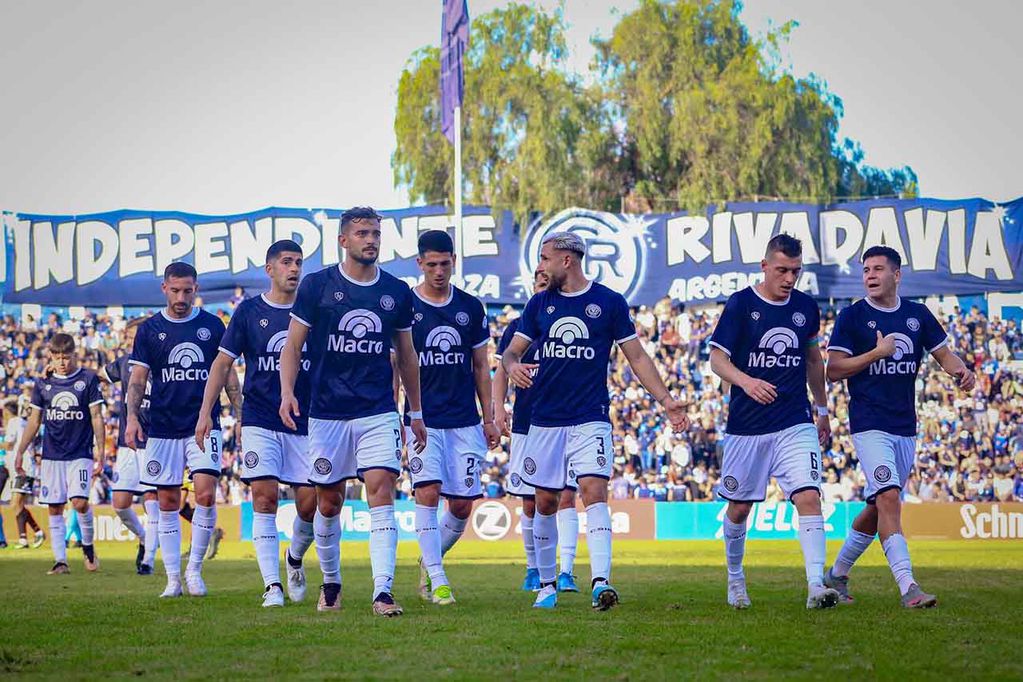 Plantel de fútbol de Independiente Rivadavia de la Primera Nacional.