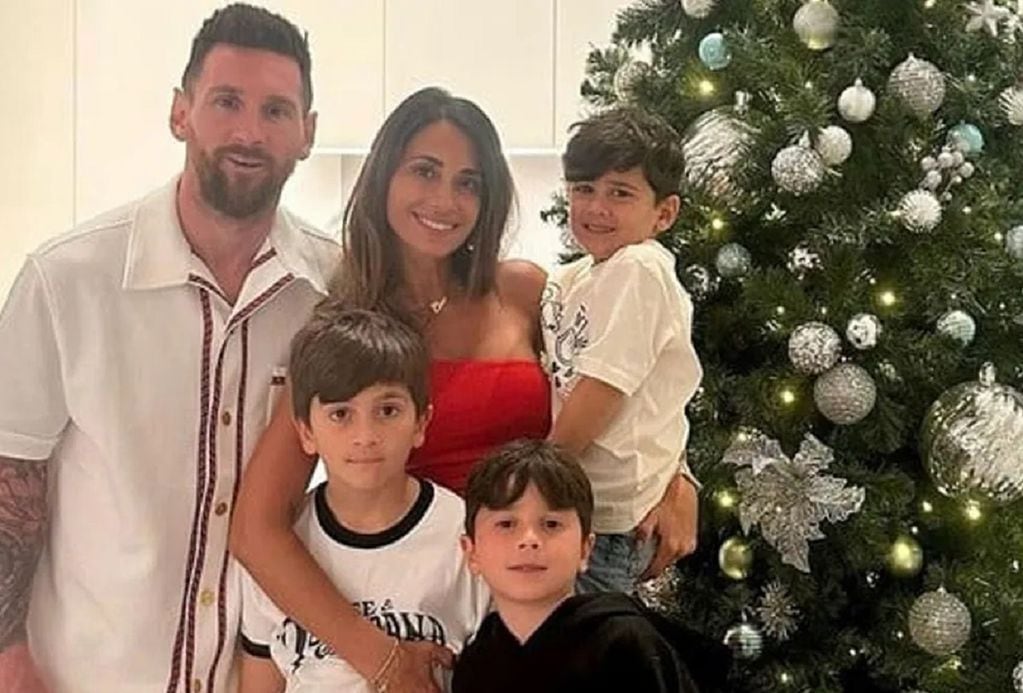 Lionel Messi, Antonela Roccuzzo, Thiago, Ciro y Mateo celebran Navidad