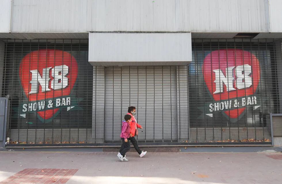 Definitivo. El emblemático N8, en calle Godoy Cruz de Ciudad, cerró sus puertas. Foto: Jose Gutierrez.