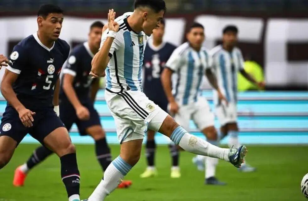 Pablo Solari marcó el primer gol de Argentina ante Paraguay en el Preolimpico Sub 23. / Gentileza.