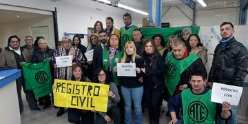 Protesta de ATE en Registro Civil del Gran Mendoza