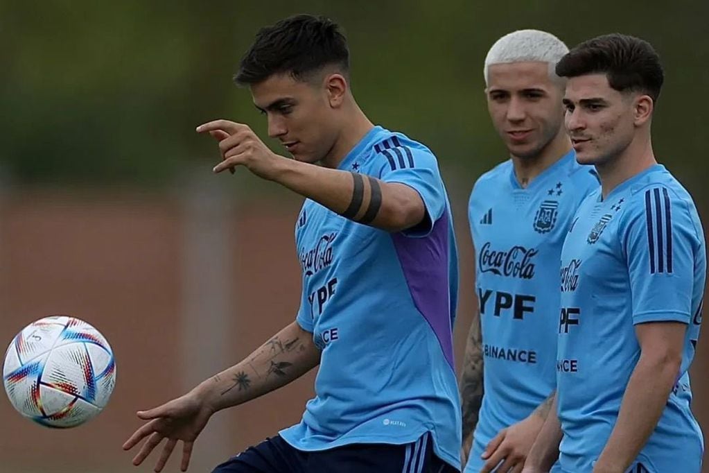Paulo Dybala en el entrenamiento de la selección argentina este miércoles, en la previa del partido con Panamá. (Prensa Argentina)