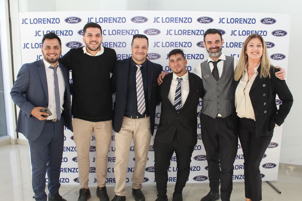 Presentación de FORD RANGER en J.C. Lorenzo.
Marcos Cabó, Felipe Gamboa, Mario Balls, Leandro Ortiz, Lucas Cocuzza y Victoria Muñoz.