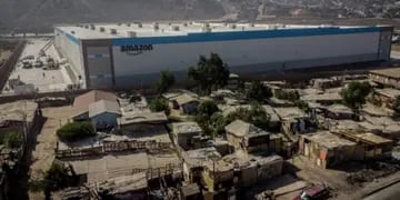 Fuertes críticas a Amazon: se viralizó una foto del depósito que tienen en México