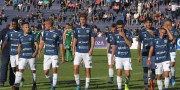 Independiente Rivadavia perdió como local 1-0 con Ferro. Jugó mal, lució descontrolado y tras el final hubo peleas entre los hinchas.