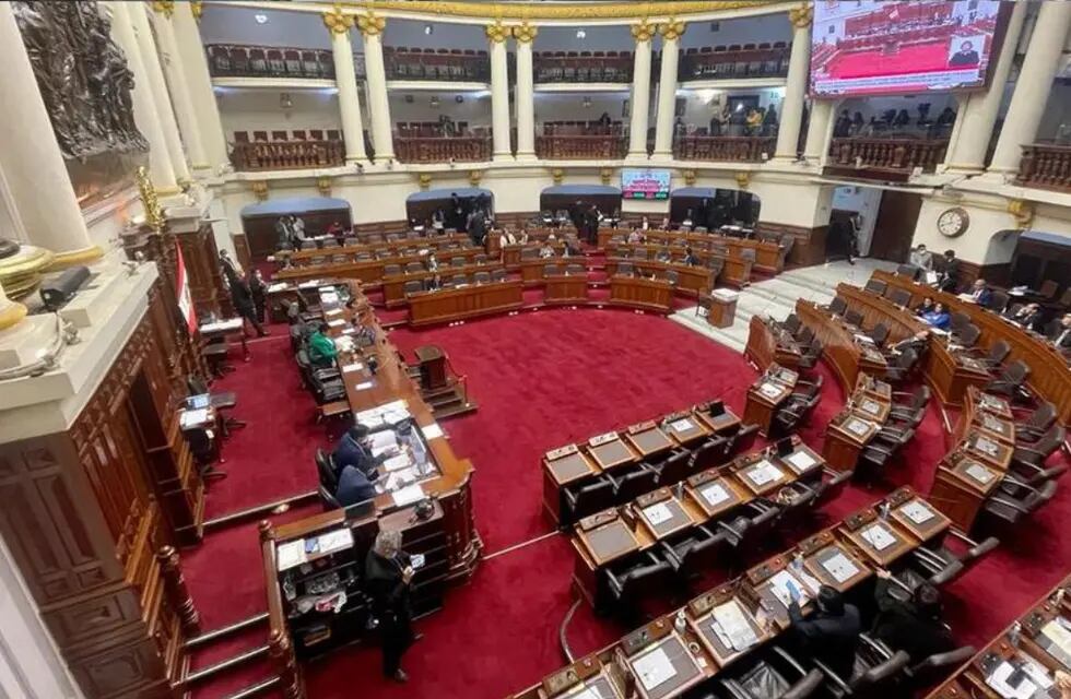 El Congreso de Perú aprobó esta noche en general el proyecto de reforma electoral y adelantamiento de las elecciones generales para abril de 2024. Foto: Infobae