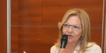 La ministra de Hacienda, Marisa López hizo el ofrecimiento a los gremios docentes.