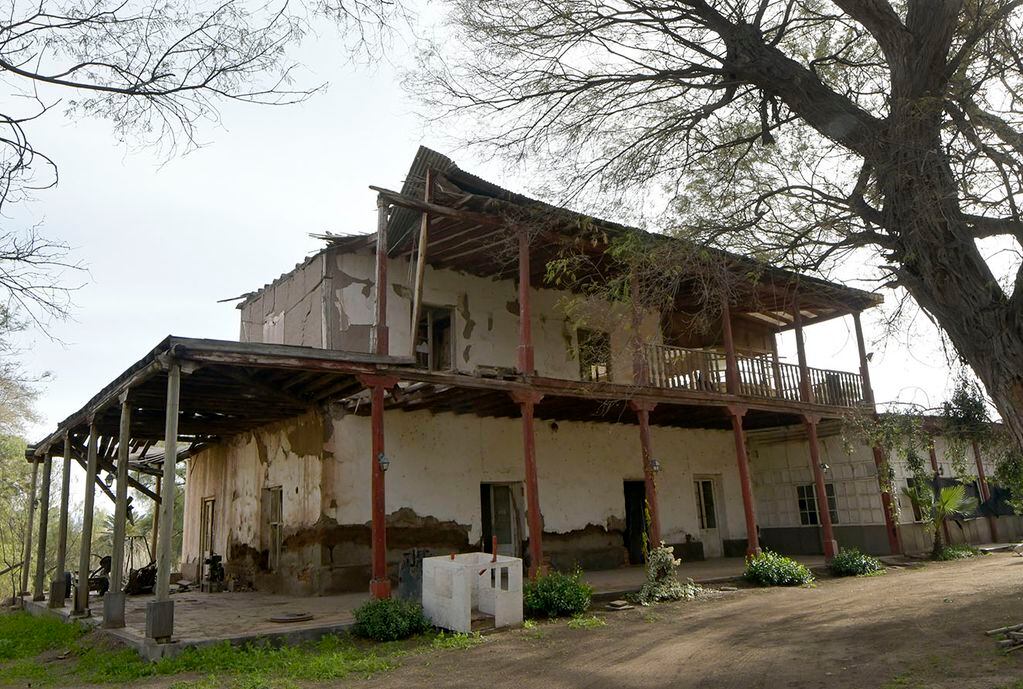 La Casa del Altillo, como se la conoce, es una de las más antiguas del departamento, y fue declarada patrimonio de San Martín.