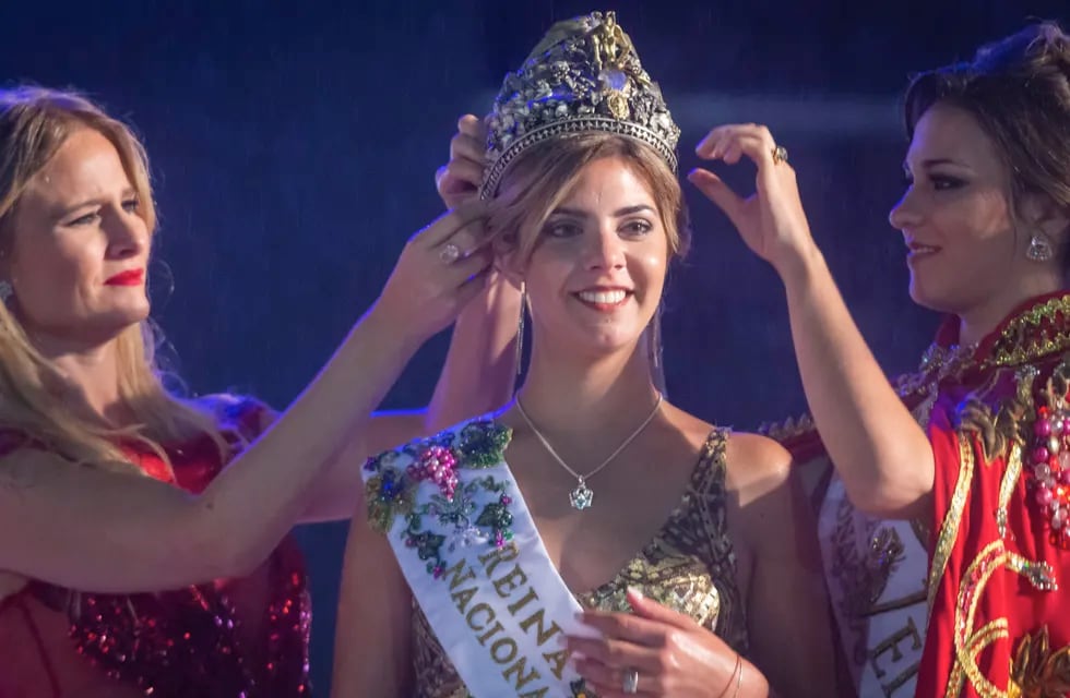 María Laura Micames, al ser coronada Reina Nacional de la Vendimia 2019 - Ignacio Blanco / Los Andes