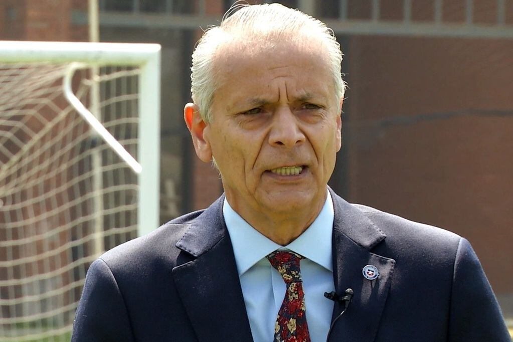 Javier Castrilli, envuelto en una polémica con los árbitros chilenos. (La Tercera)