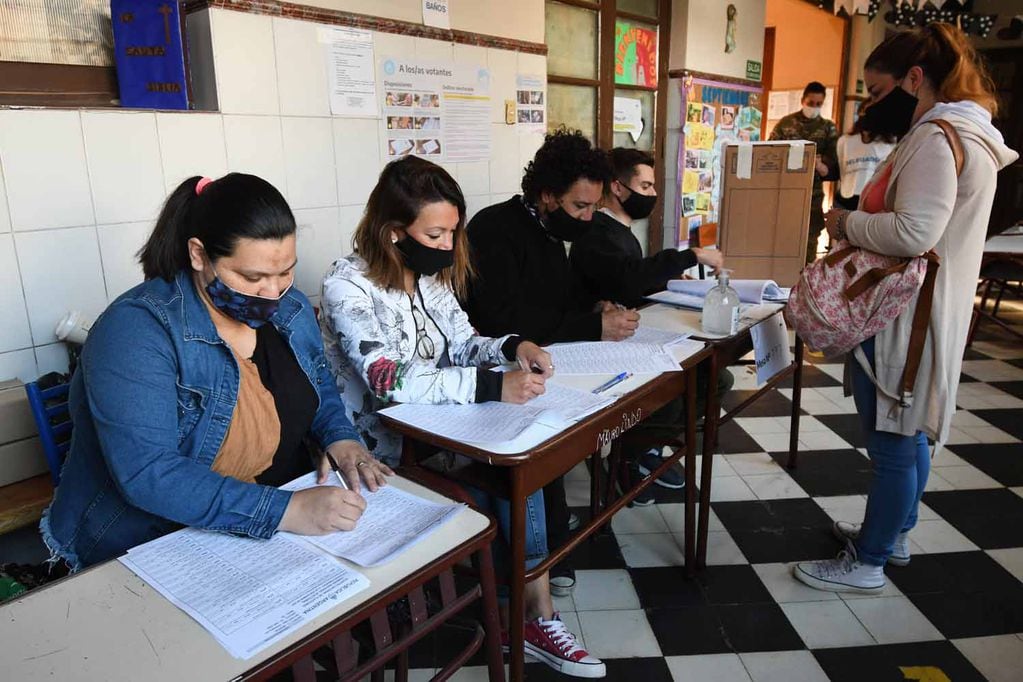 La Cámara Electoral prevé que habrá un 5% más de votantes y anticipó cuándo estarán los resultados. / Foto: José Gutiérrez