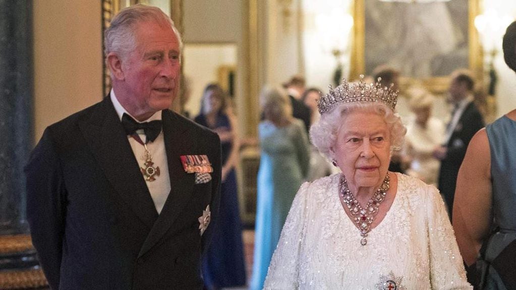 Alerta en Buckingham: el príncipe Carlos dio positivo en coronavirus