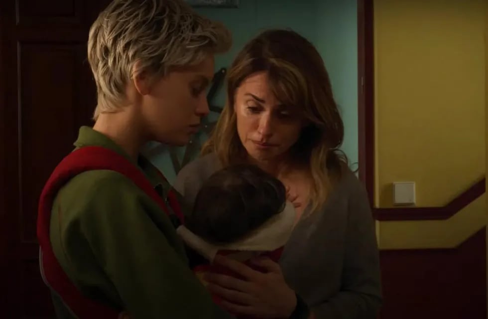 Madres Paralelas estrena el próximo 18 de febrero en Netflix.