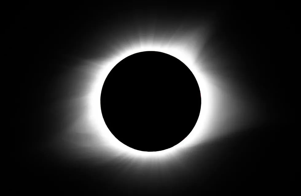La luna cubrió el sol durante un eclipse solar total el 21 de agosto de 2017