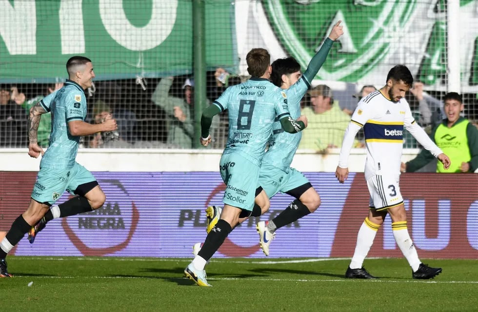 Sarmiento aprovechó que Boca jugó con suplentes y sumó tres puntos de oro en la Copa de la Liga Profesional.