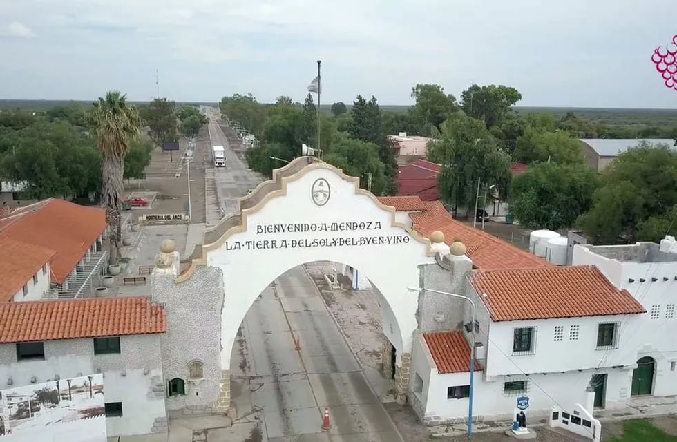 Arco de Desaguadero, ingreso a Mendoza.