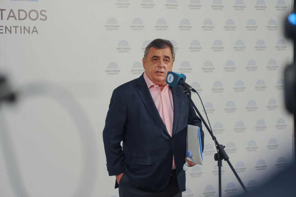 Mario Negri, en una conferencia de prensa durante una sesión en la cámara de Diputados. Foto: Federico López Claro. 