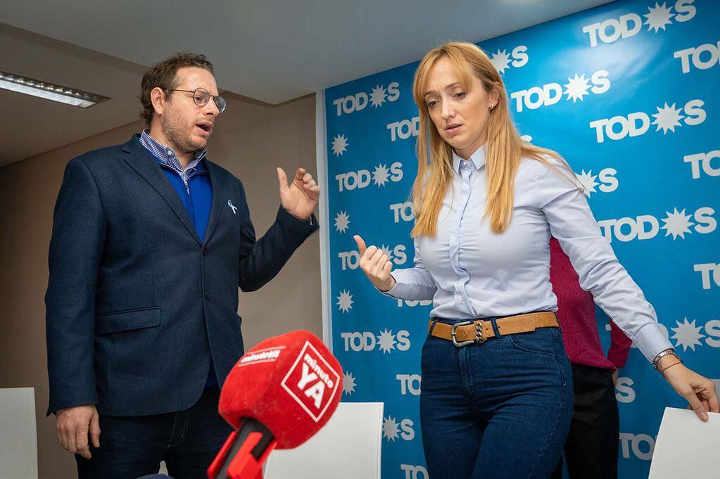 Lucas Ilardo y Anabel Fernández Sagasti. La senadora nacional salió a defender al senador peronista. 