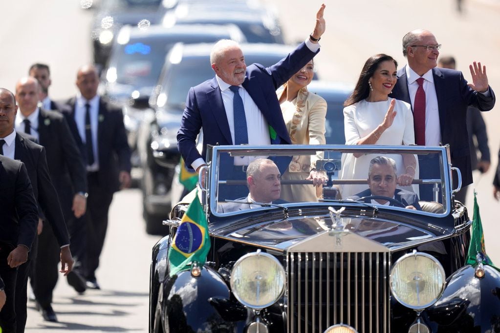 El presidente Luiz Inacio Lula da Silva junto a su esposa,Rosangela Silva; el vicepresidente Geraldo Alckmin y su esposa Maria Lucia Ribeiro (AP)